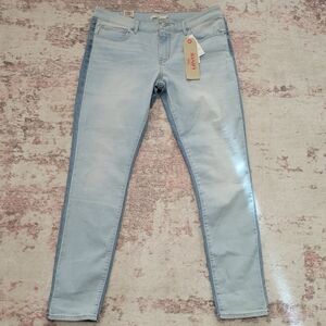 Levi's 711 Medium Rise Two Tone Skinny Jean - 32